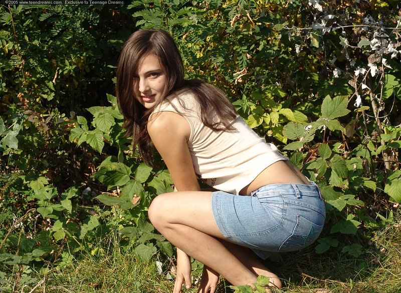 Милана, 25